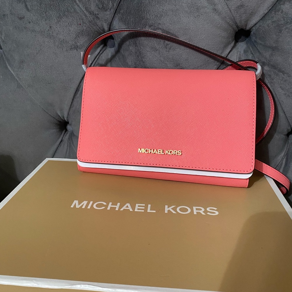 💕Michael Kors Jet Set Item LG MF Xbody Clutch Leather